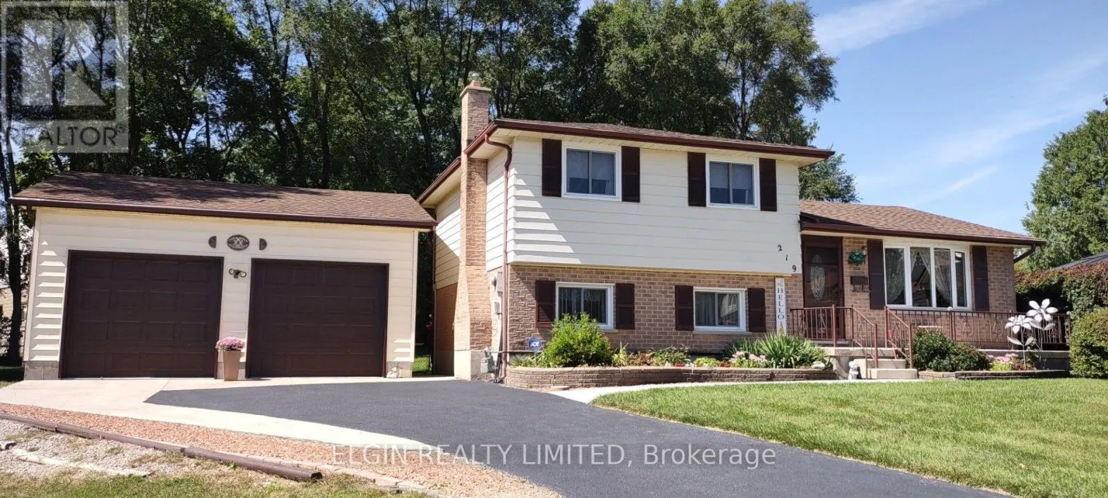219 BRENTWOOD CRESCENT