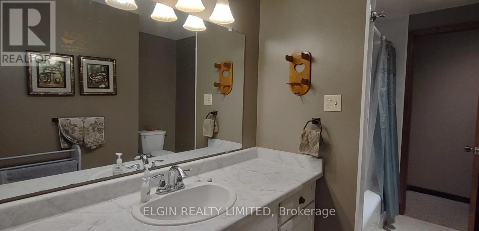 219 BRENTWOOD CRESCENT