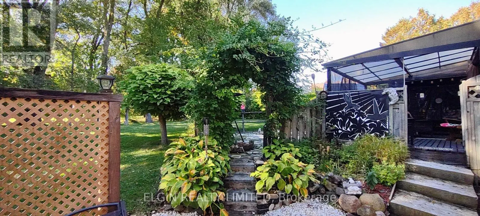 219 BRENTWOOD CRESCENT