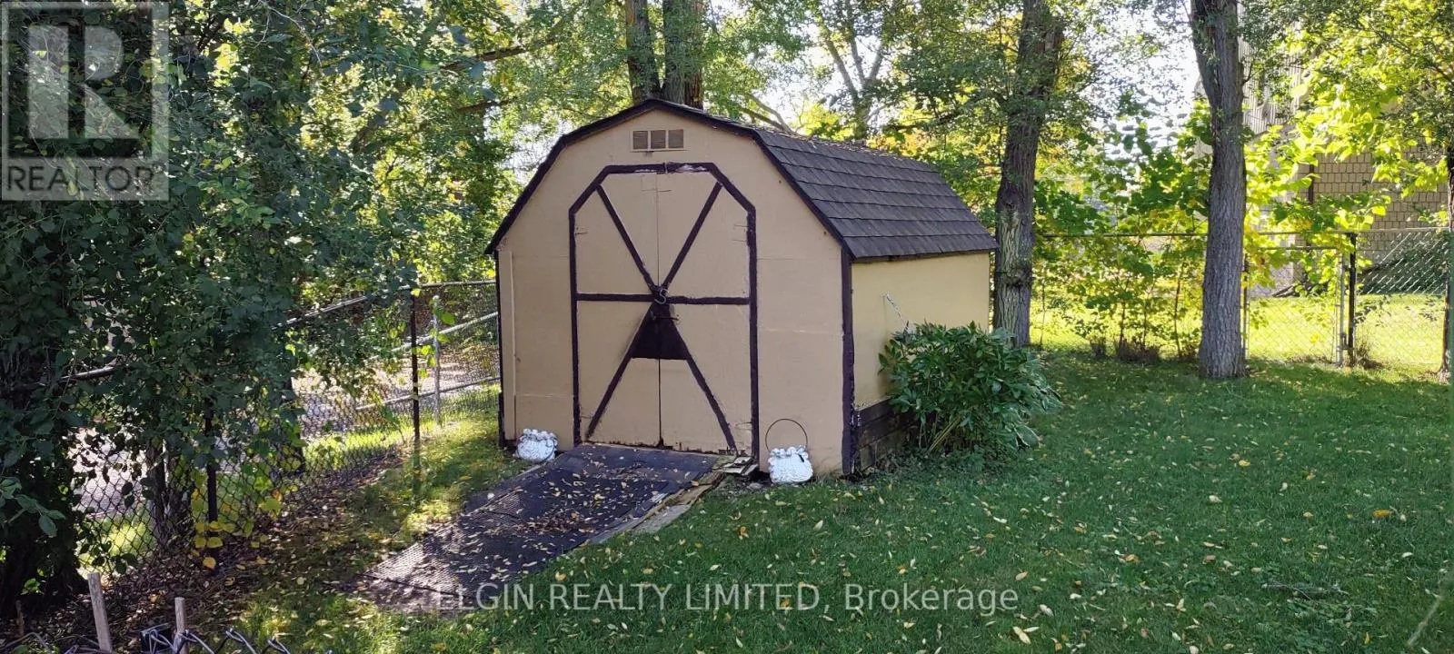 219 BRENTWOOD CRESCENT