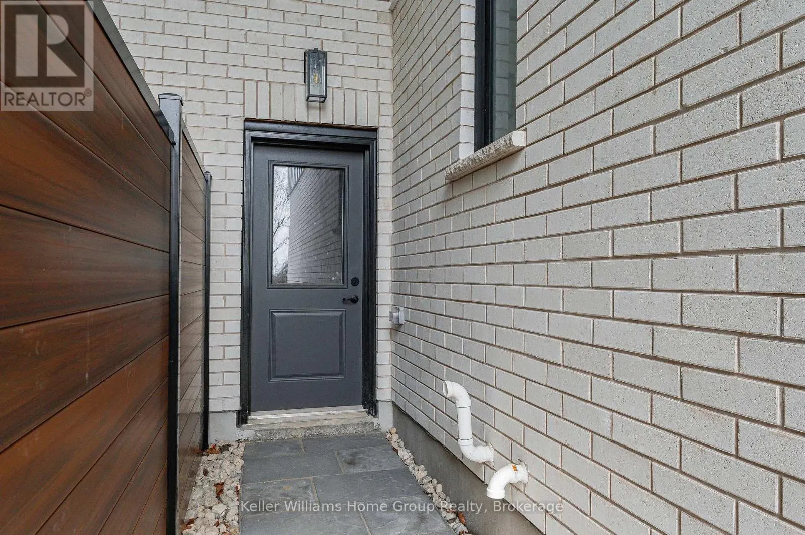 39 HALLS DRIVE