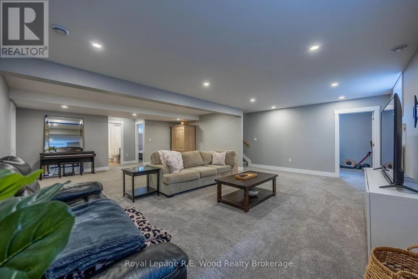 7 SYCAMORE DRIVE