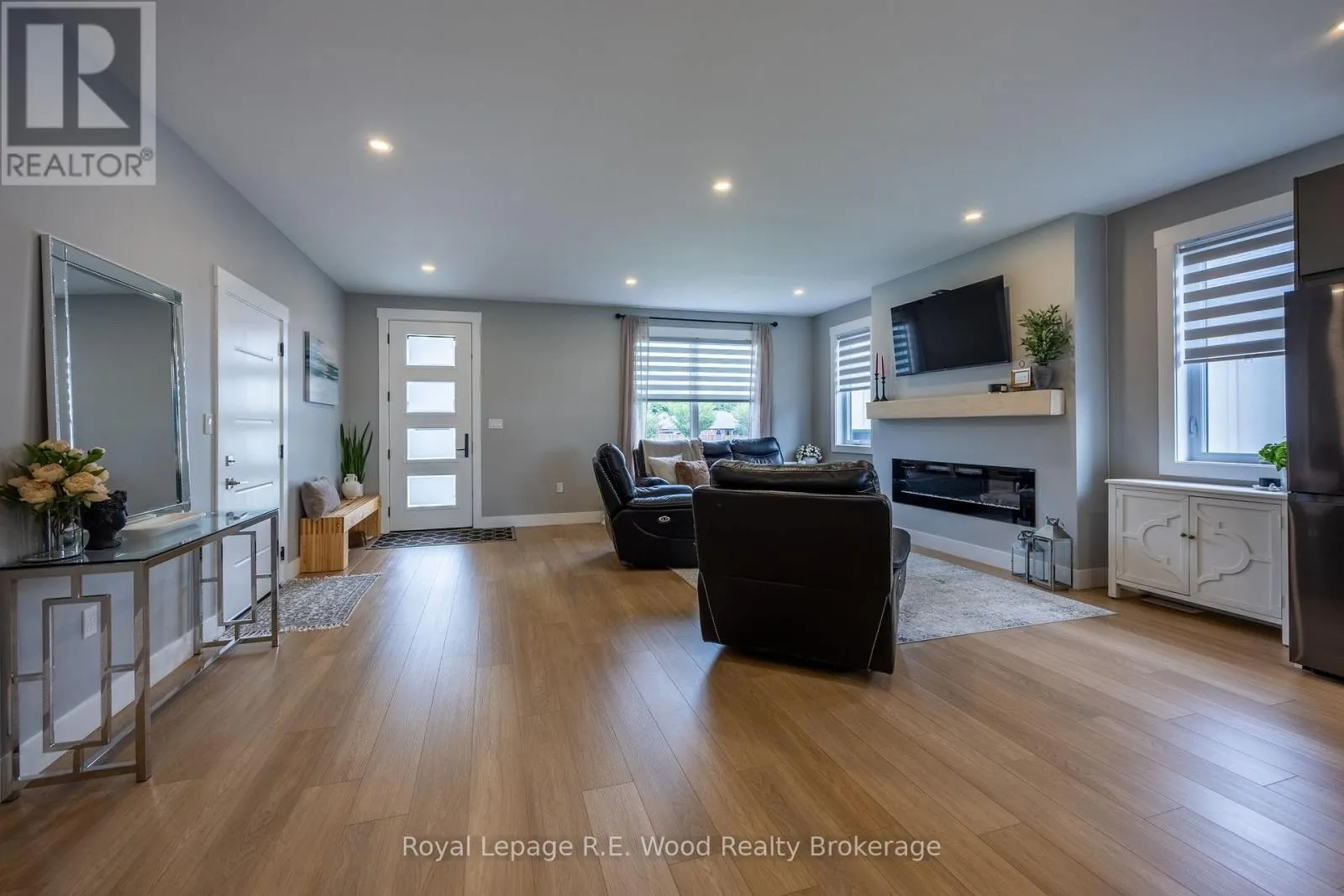 7 SYCAMORE DRIVE