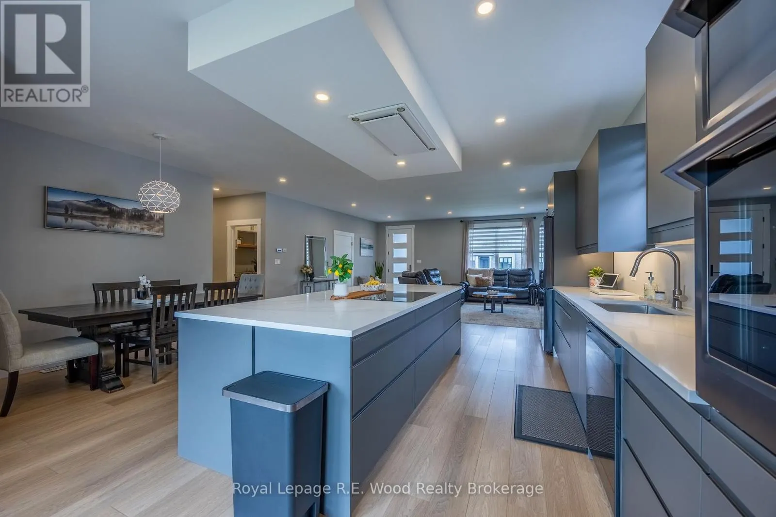 7 SYCAMORE DRIVE