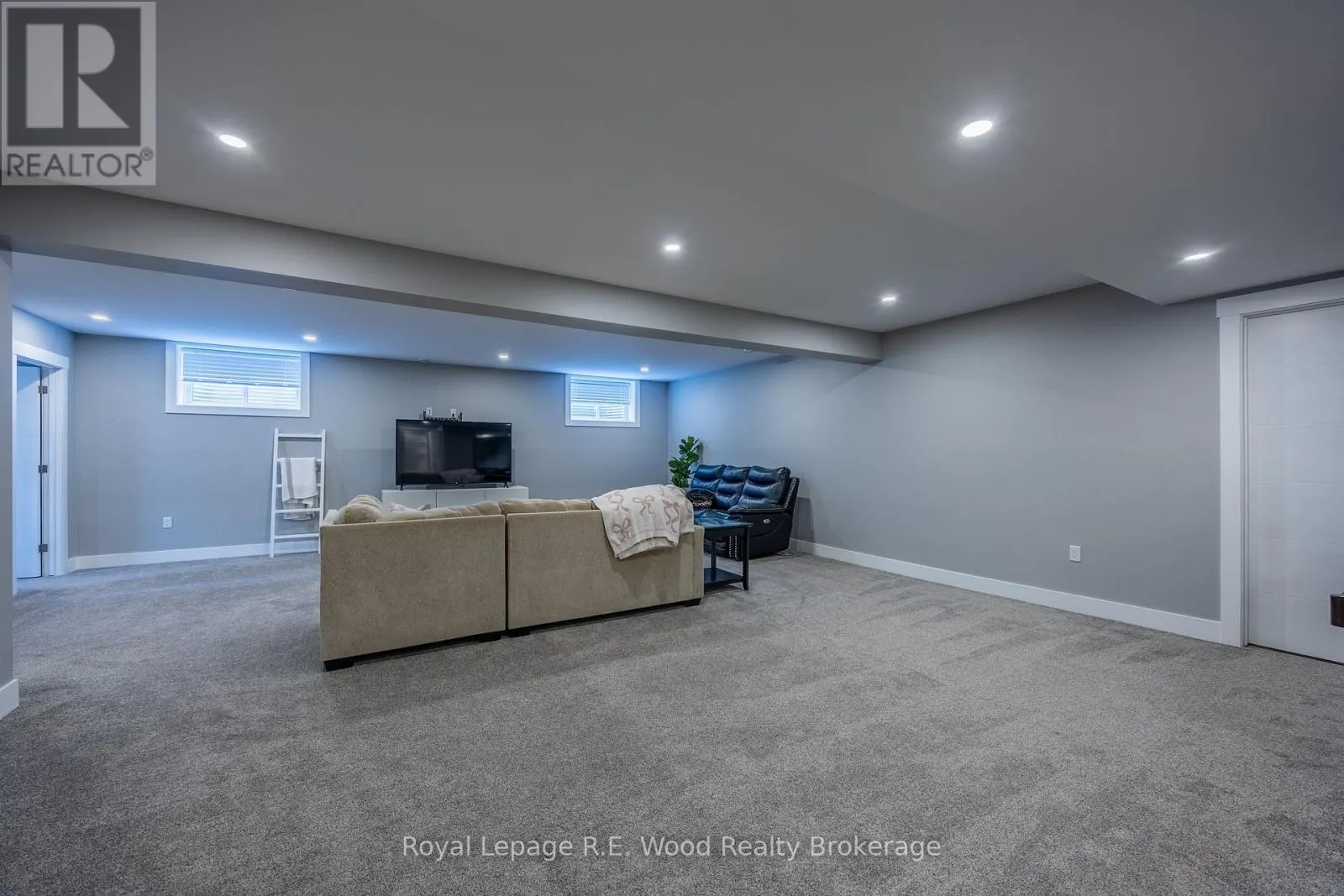 7 SYCAMORE DRIVE