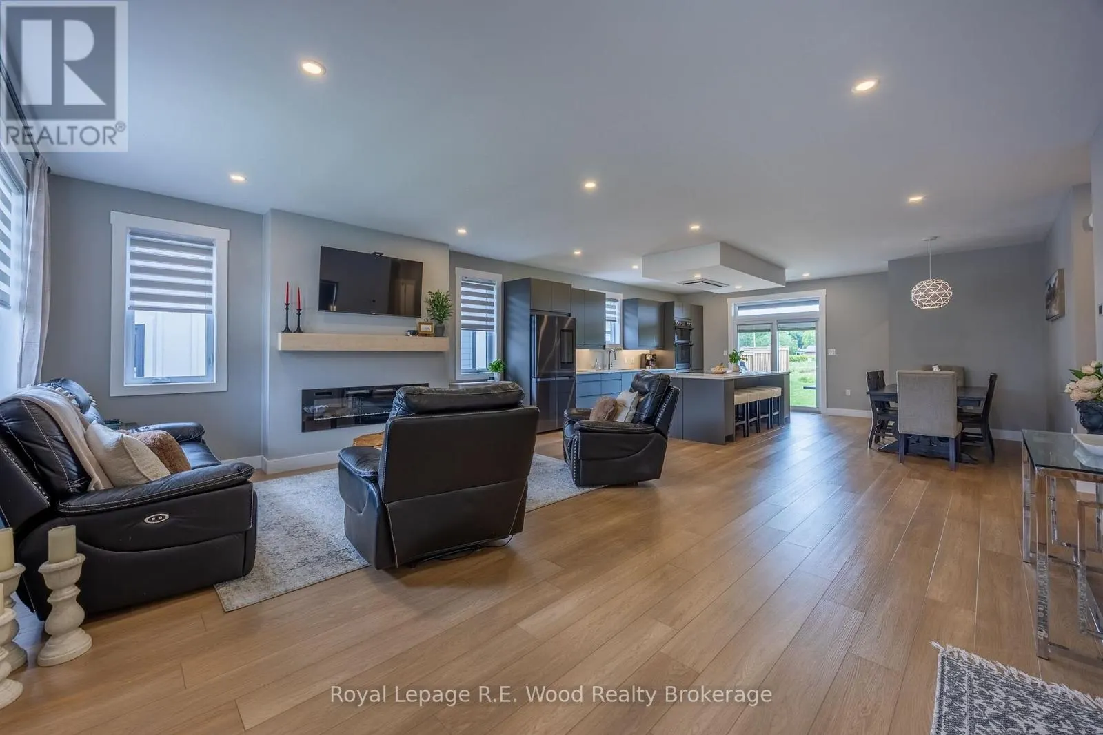 7 SYCAMORE DRIVE