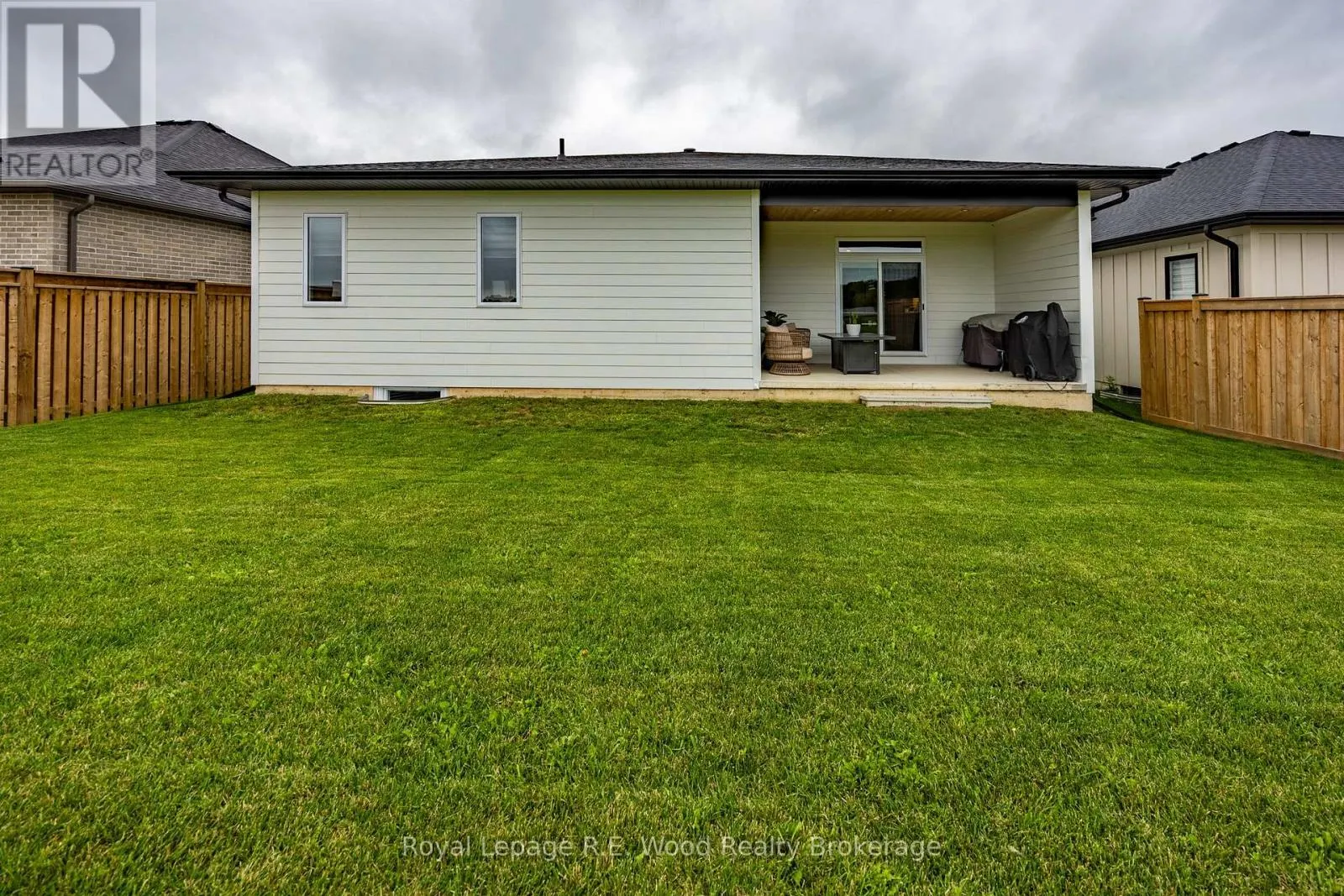 7 SYCAMORE DRIVE