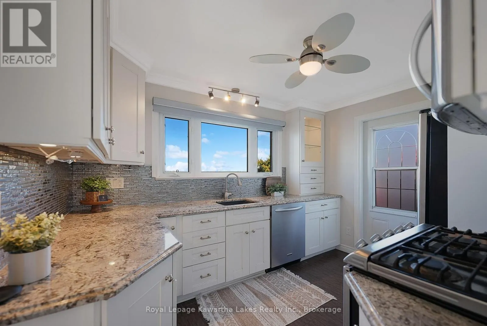 832 CEDAR GLEN ROAD