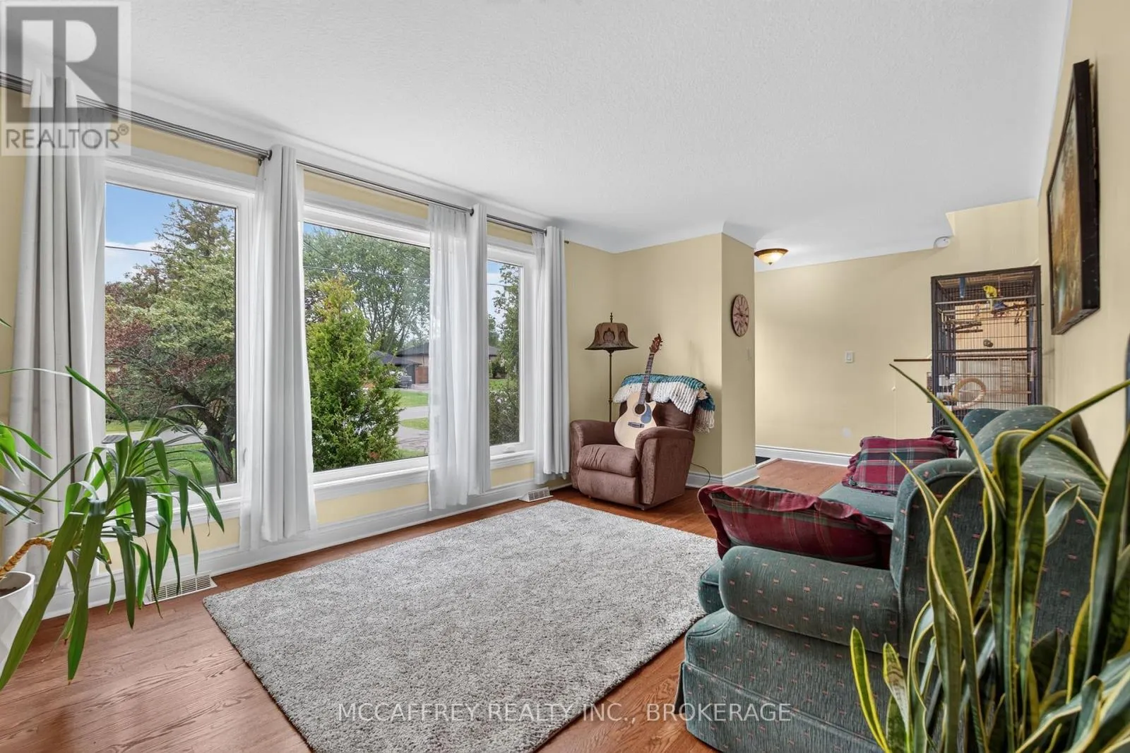 1242 LEYTON AVENUE