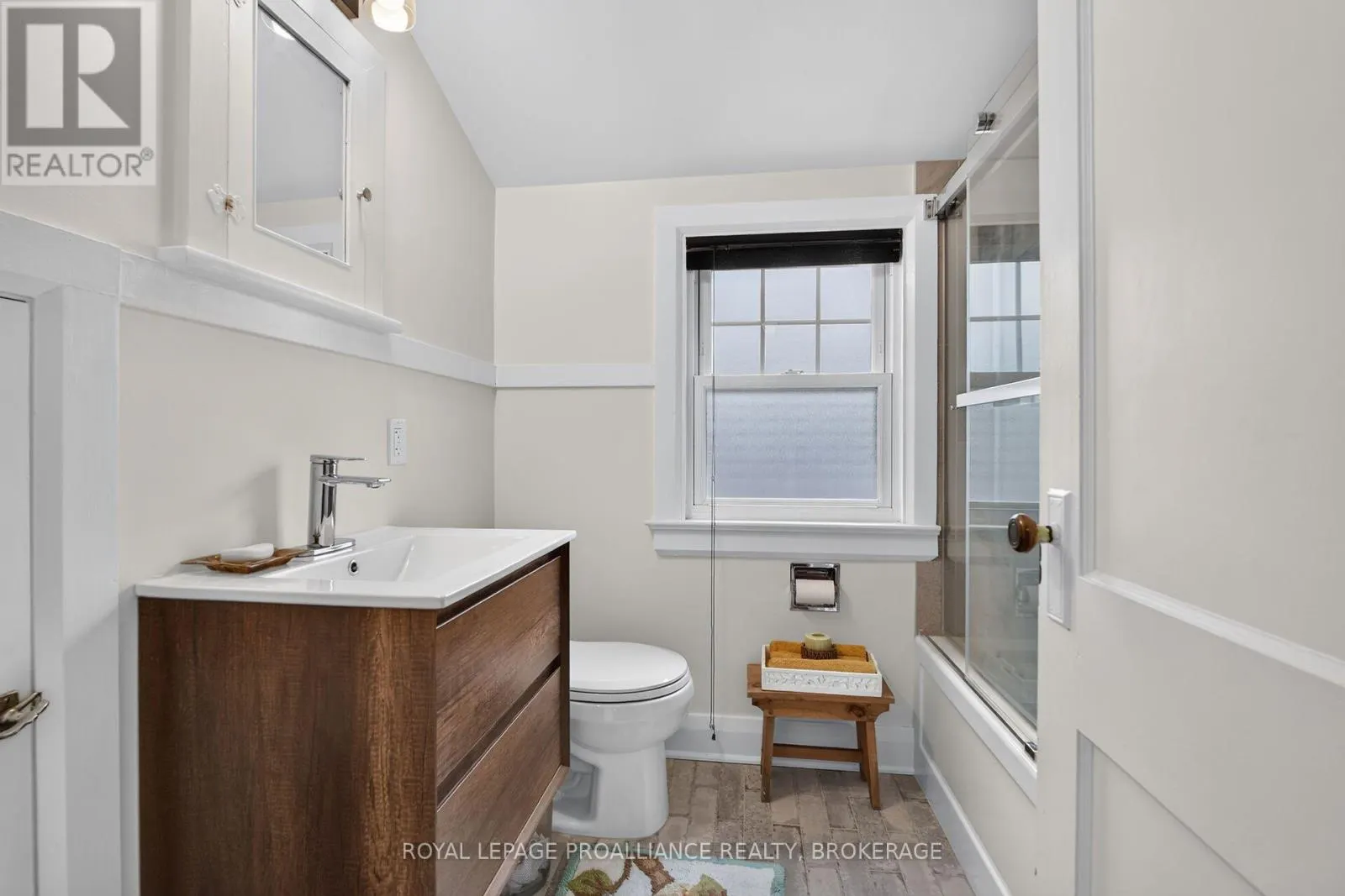 27 DRAYTON AVENUE