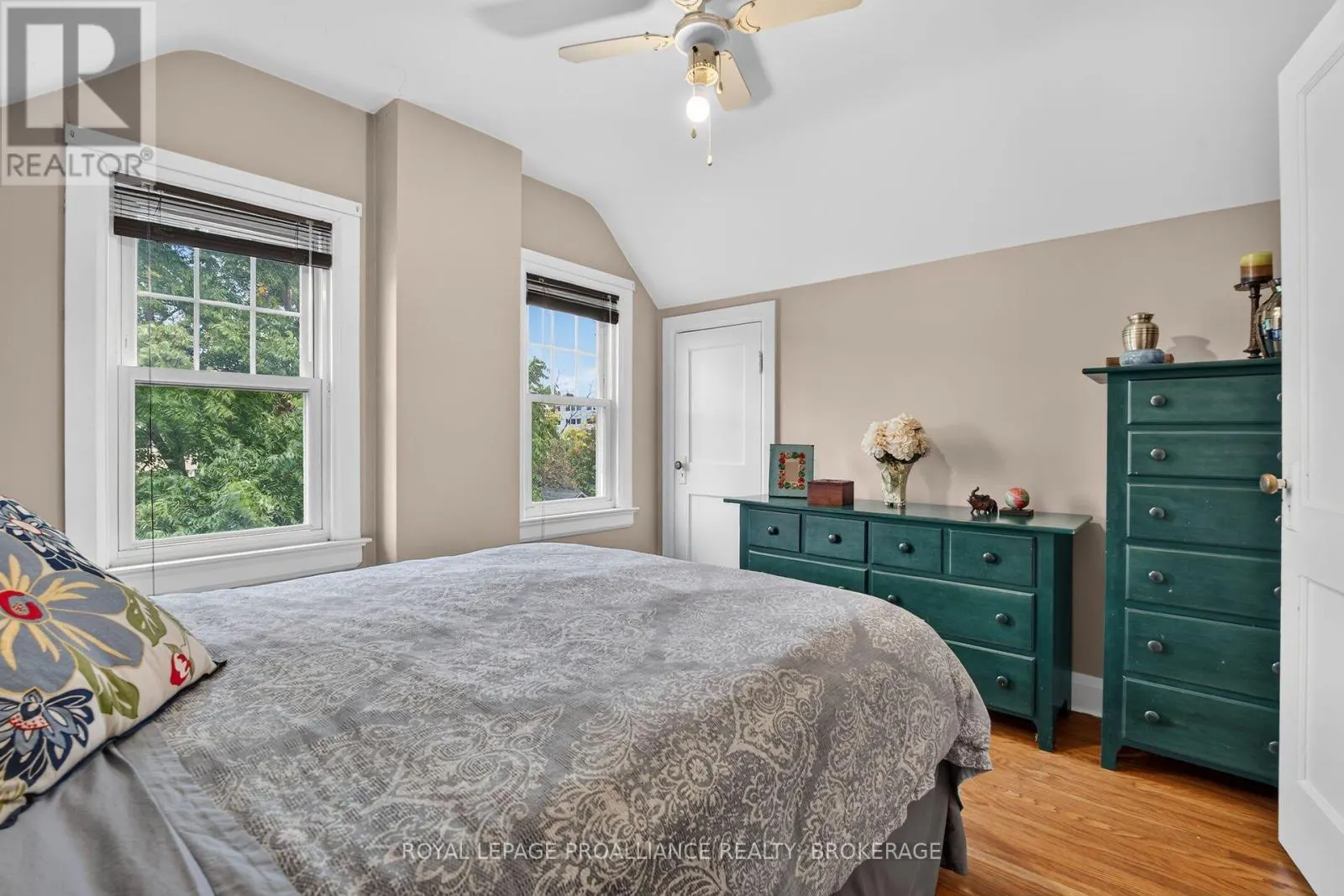 27 DRAYTON AVENUE