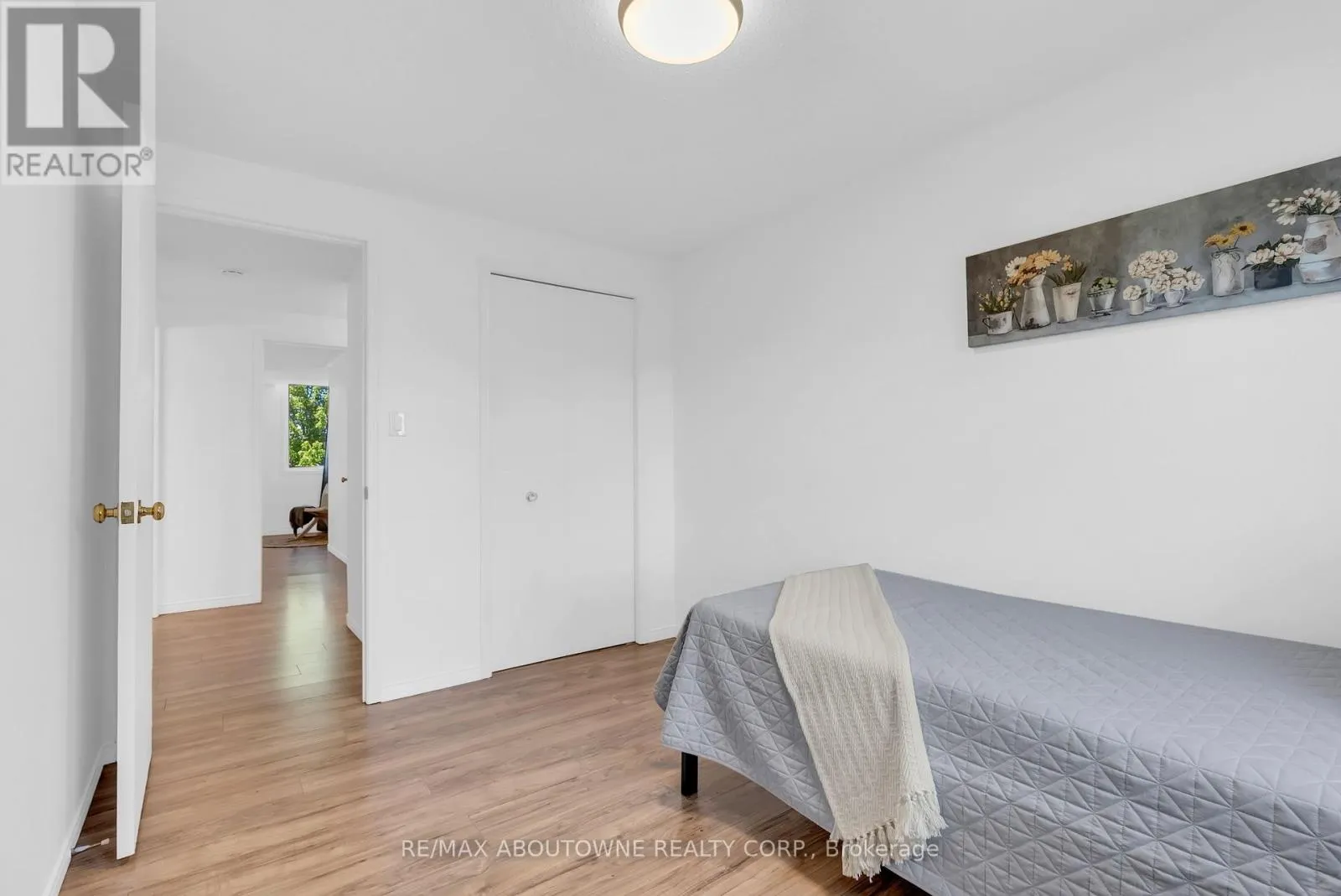 15 - 151 CLAIRFIELDS DRIVE E