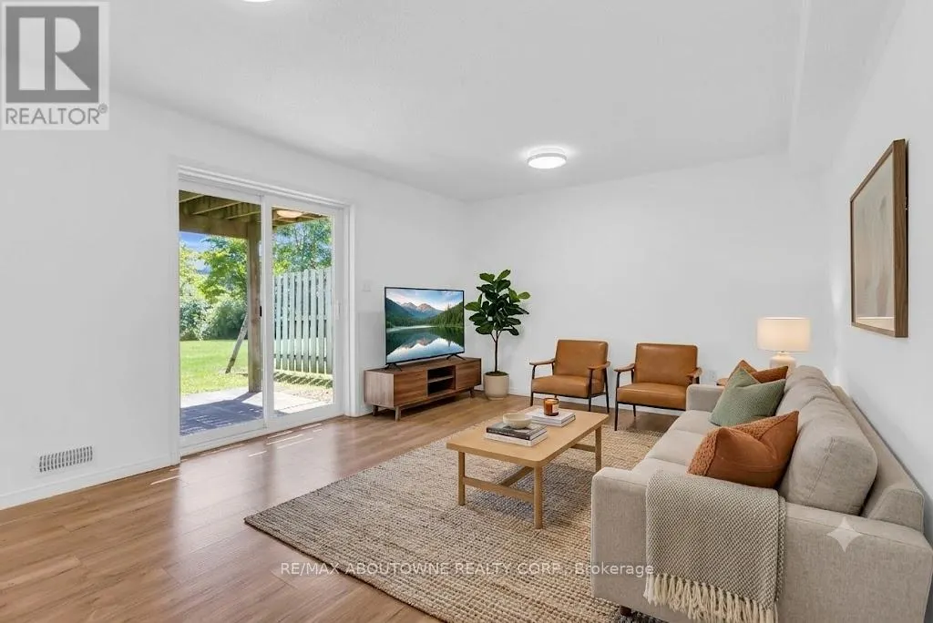15 - 151 CLAIRFIELDS DRIVE E