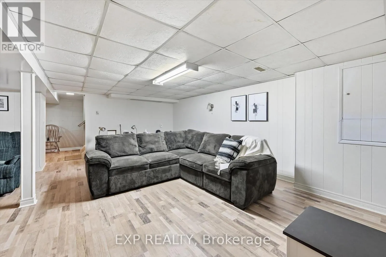 6495 BRACKEN STREET