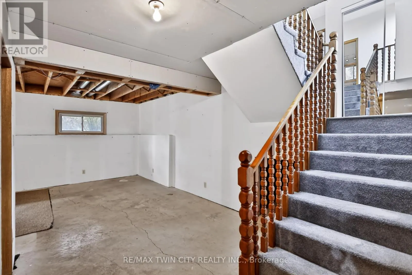 79 HOBART CRESCENT
