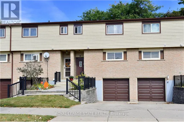 18 CLAUDETTE GATE