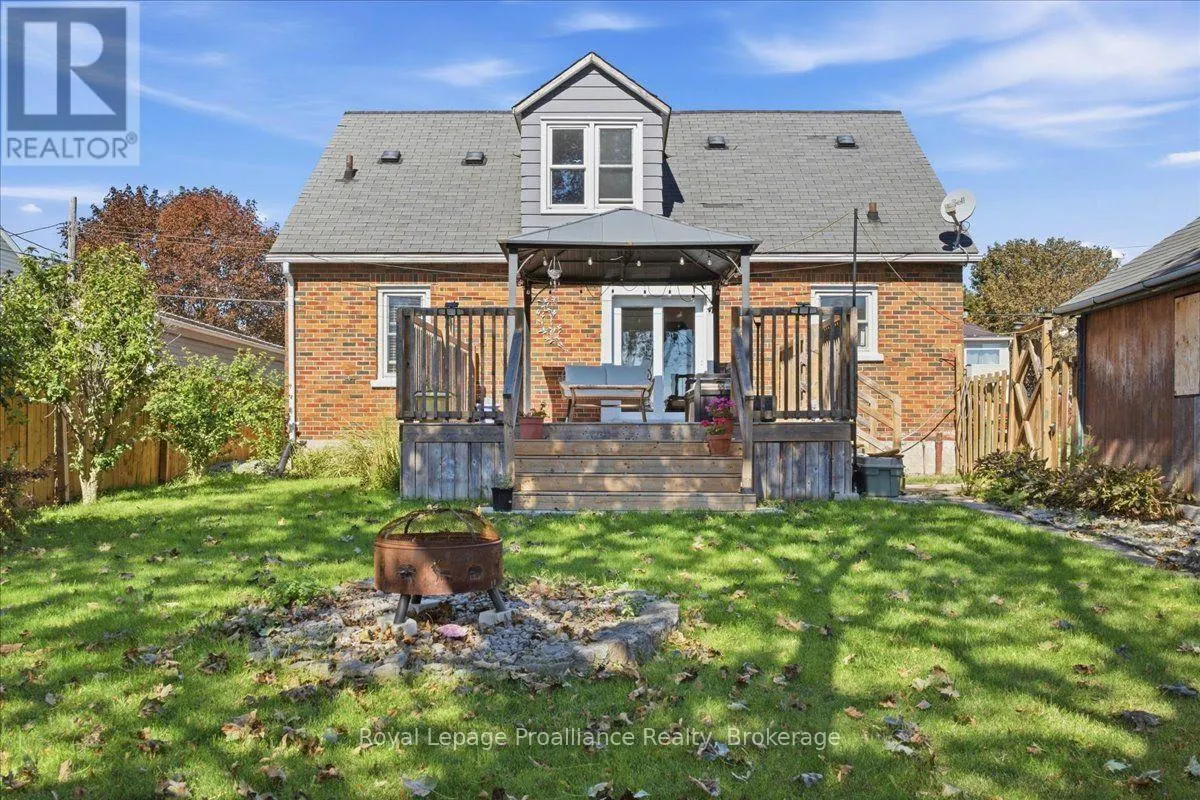 93 BAY DRIVE