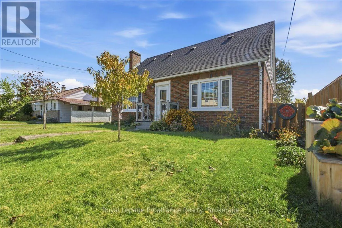 93 BAY DRIVE