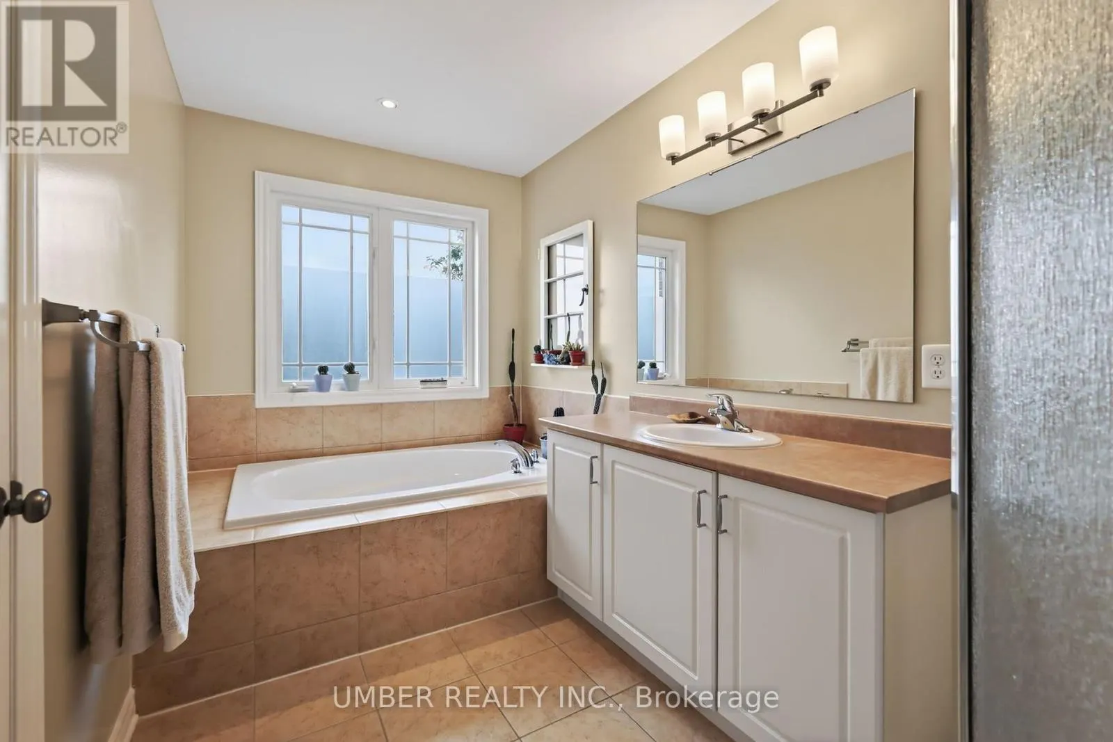 136 WINDANCE CRESCENT