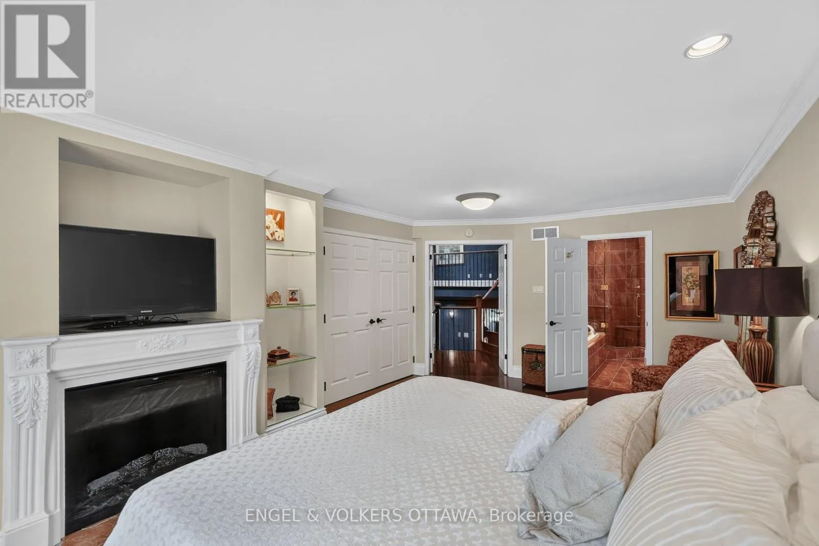13 LYNHURST AVENUE