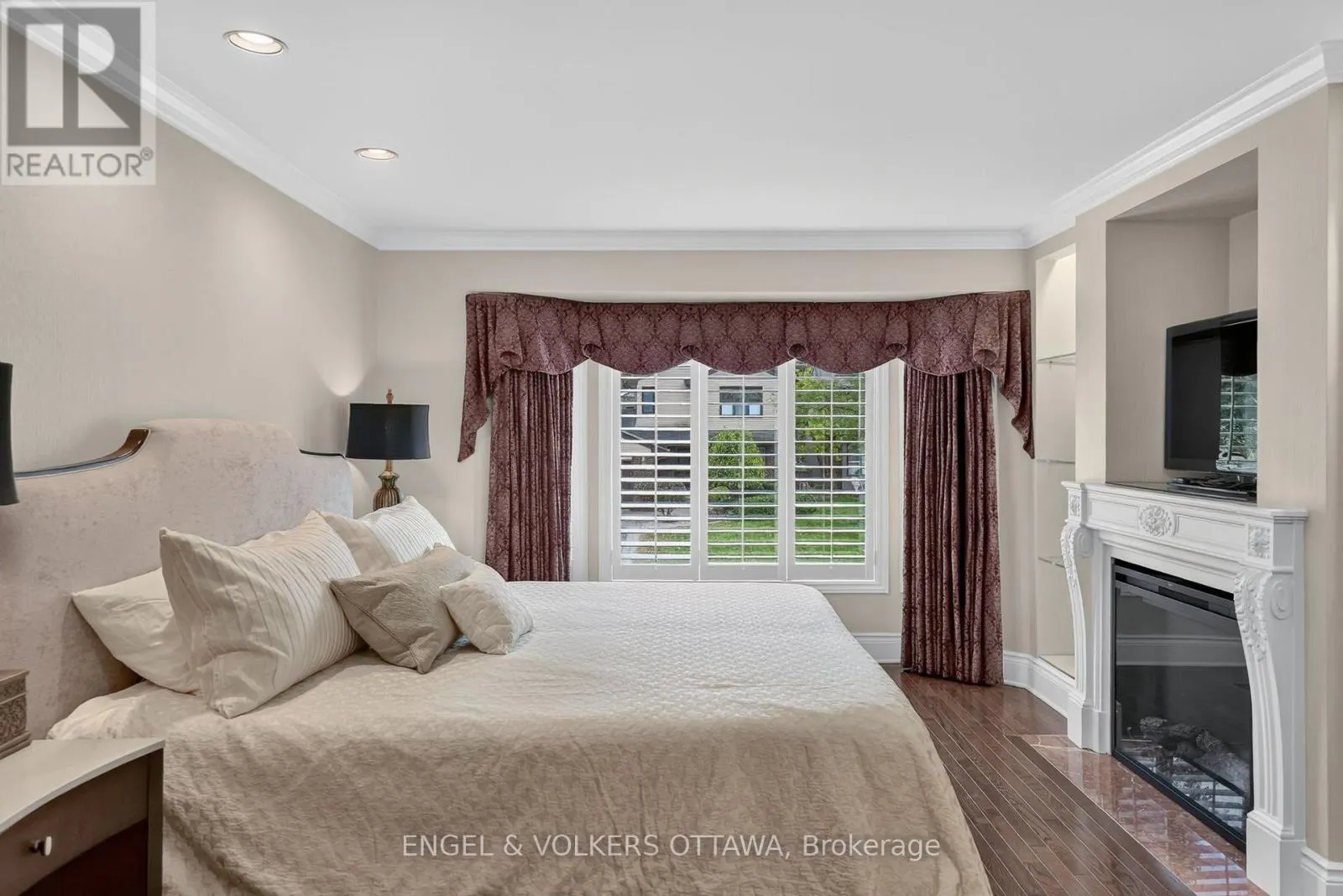 13 LYNHURST AVENUE