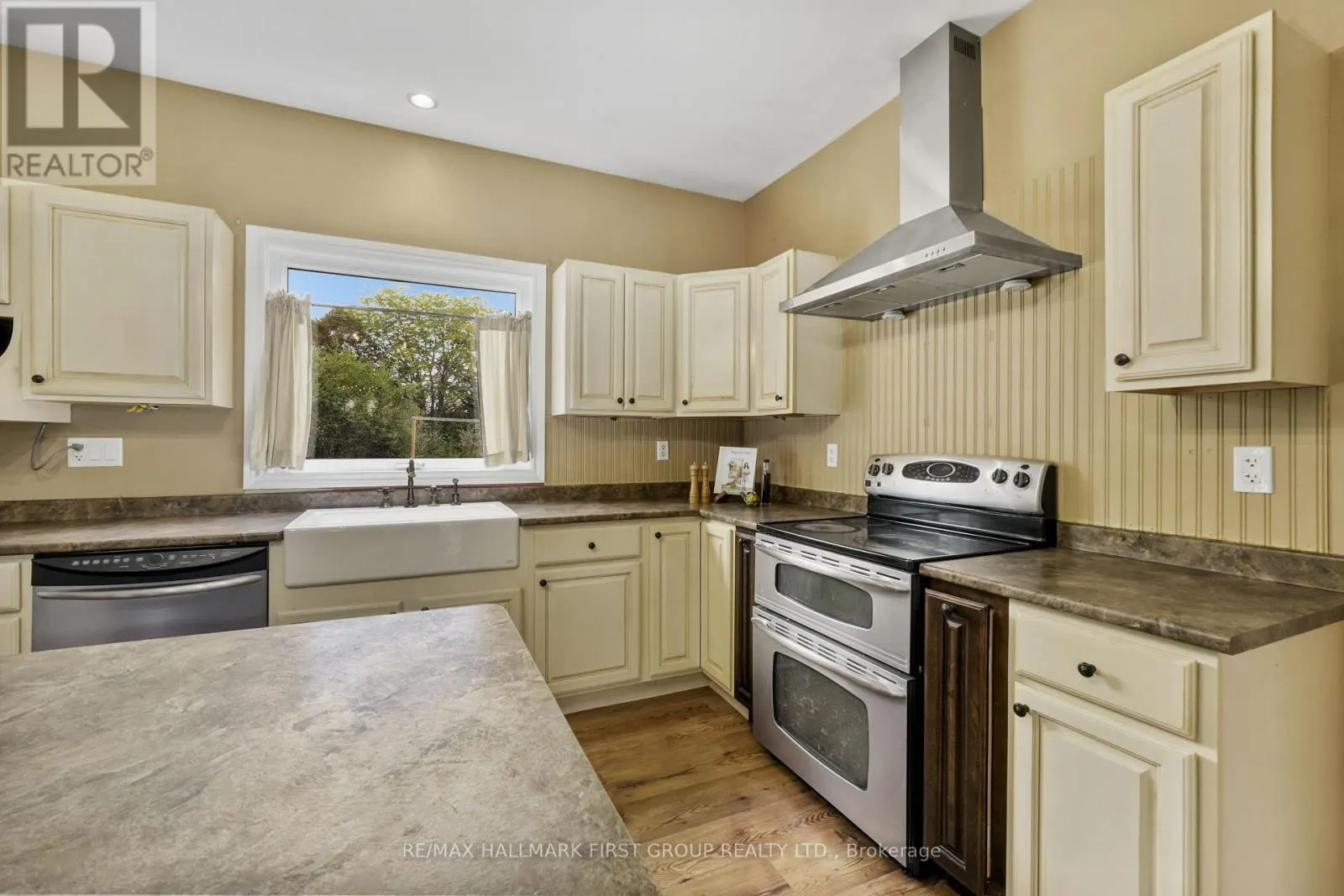 3937 LAROSE CRESCENT