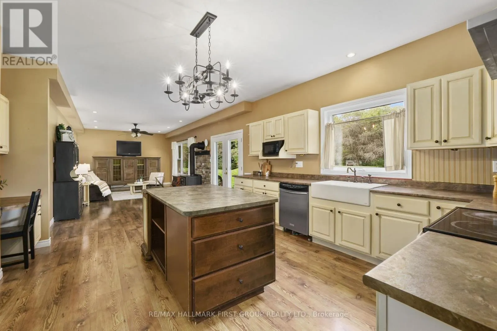 3937 LAROSE CRESCENT
