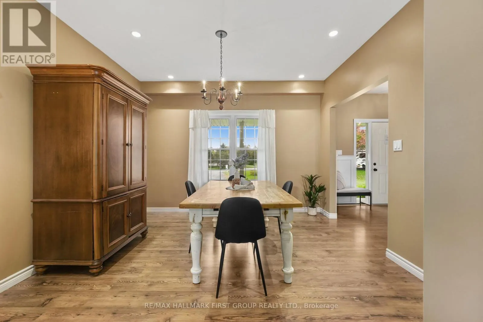 3937 LAROSE CRESCENT