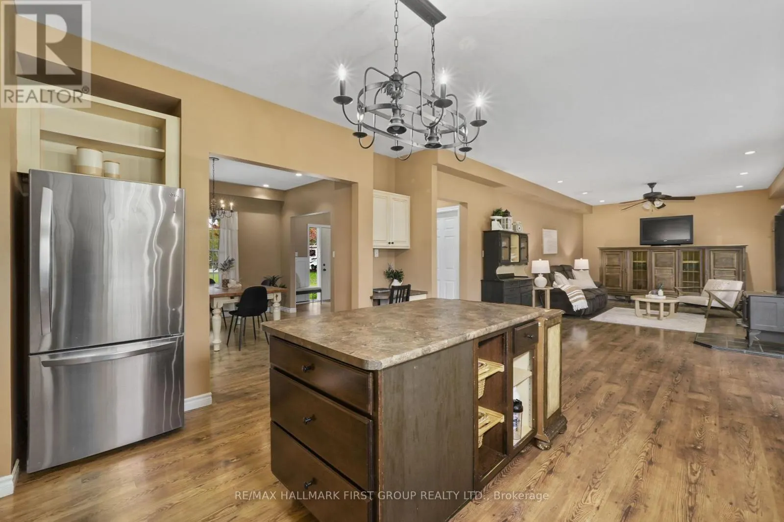 3937 LAROSE CRESCENT