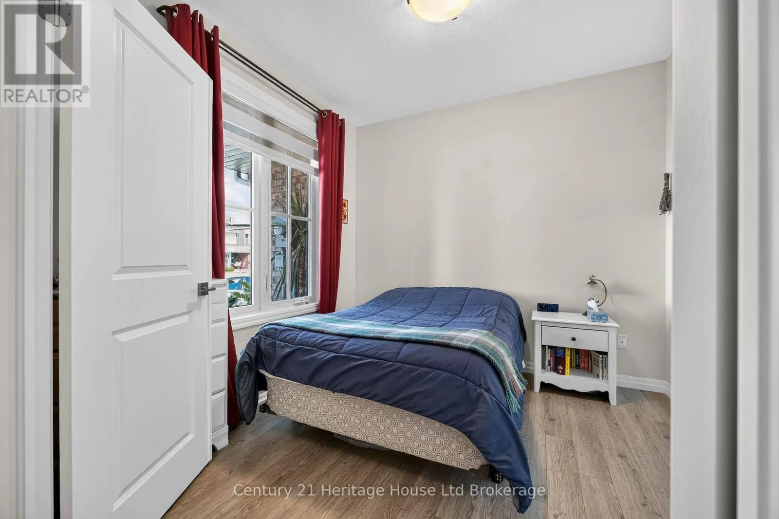 16 HUNTLEY AVENUE
