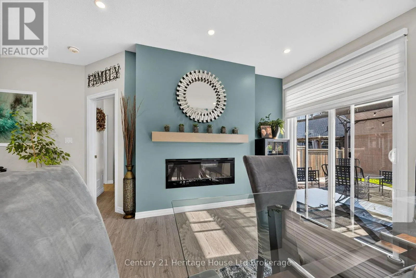 16 HUNTLEY AVENUE