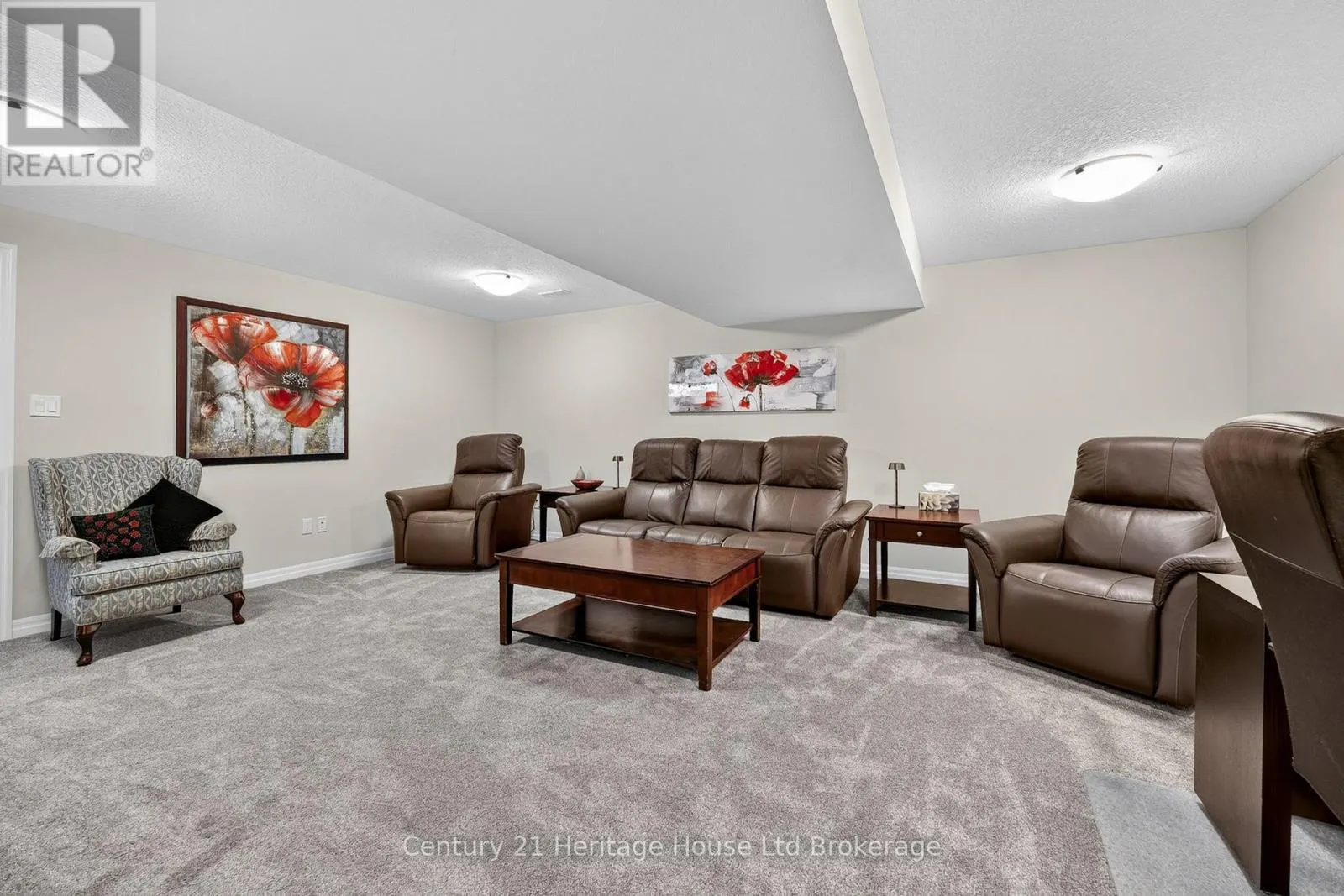 16 HUNTLEY AVENUE