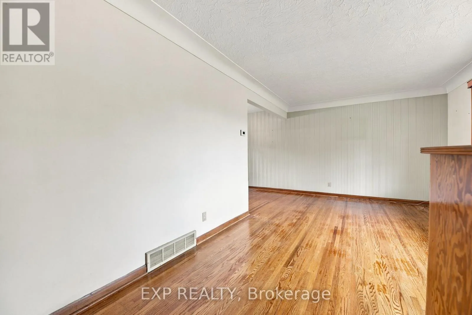 2 GLENGROVE CIRCLE