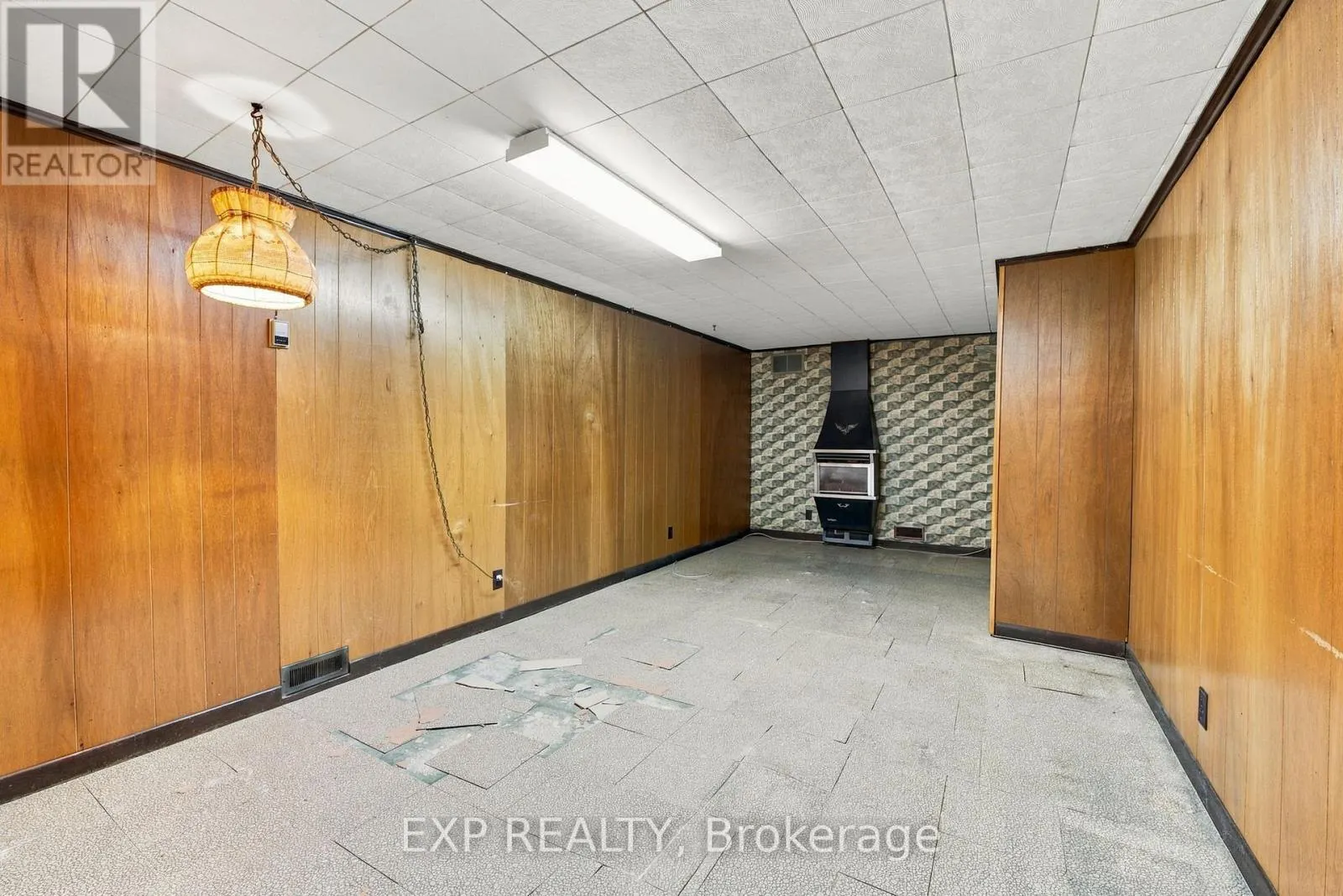 2 GLENGROVE CIRCLE