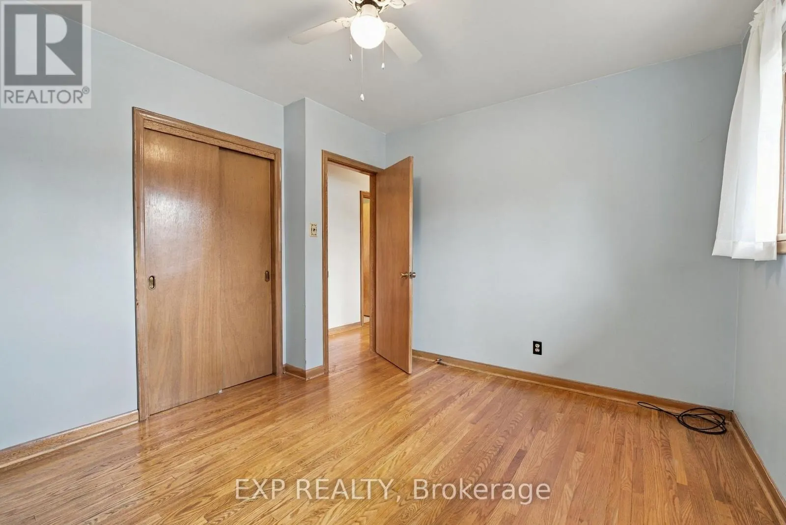 2 GLENGROVE CIRCLE