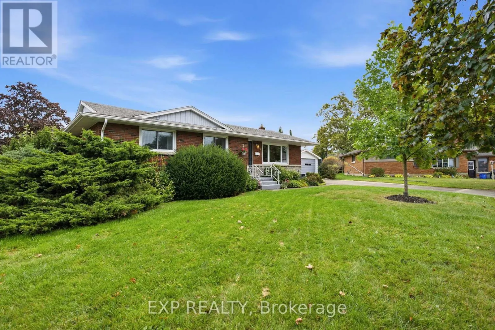 2 GLENGROVE CIRCLE