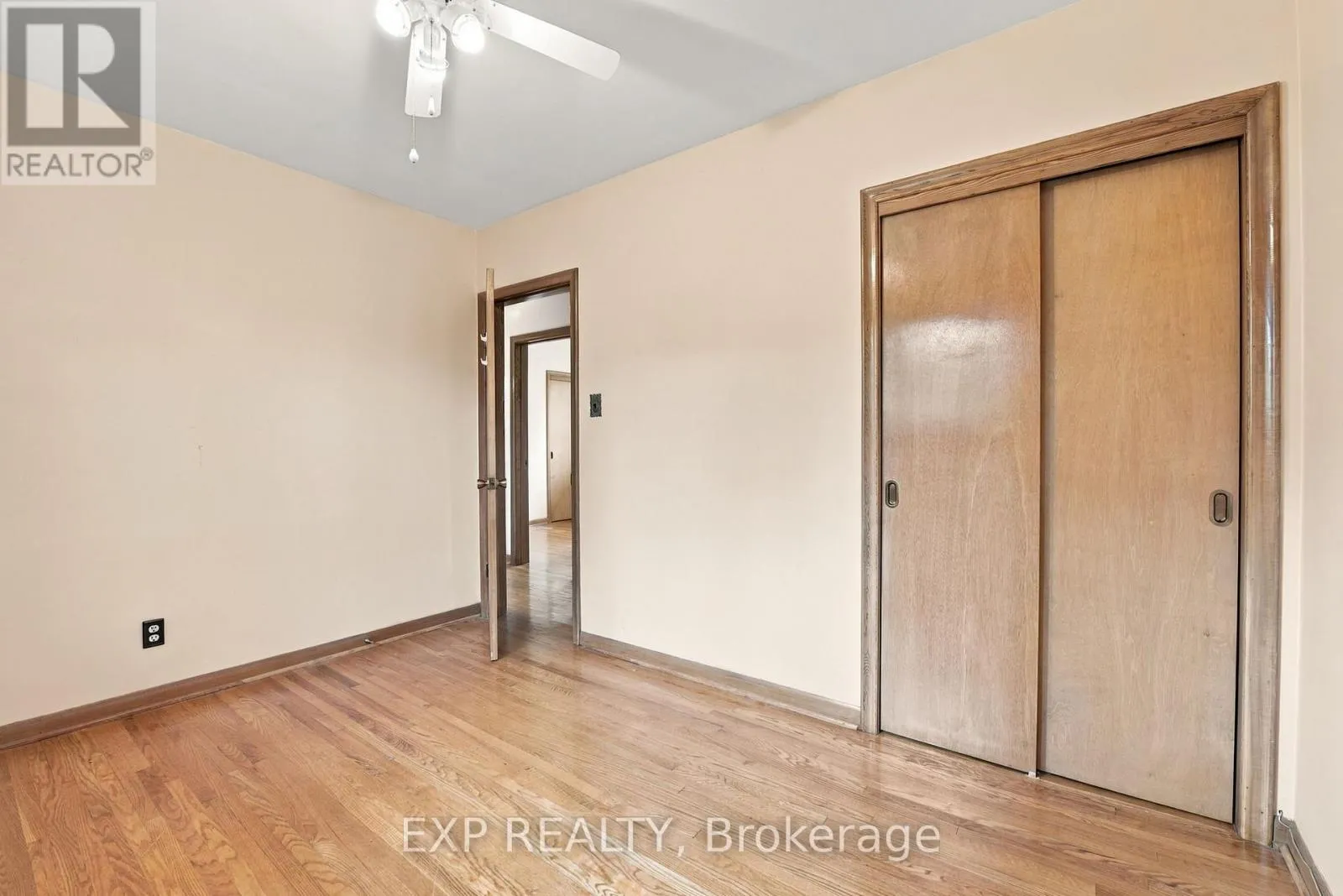 2 GLENGROVE CIRCLE