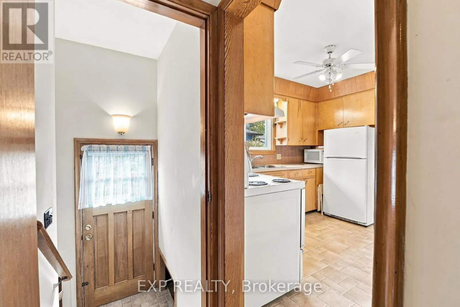 2 GLENGROVE CIRCLE