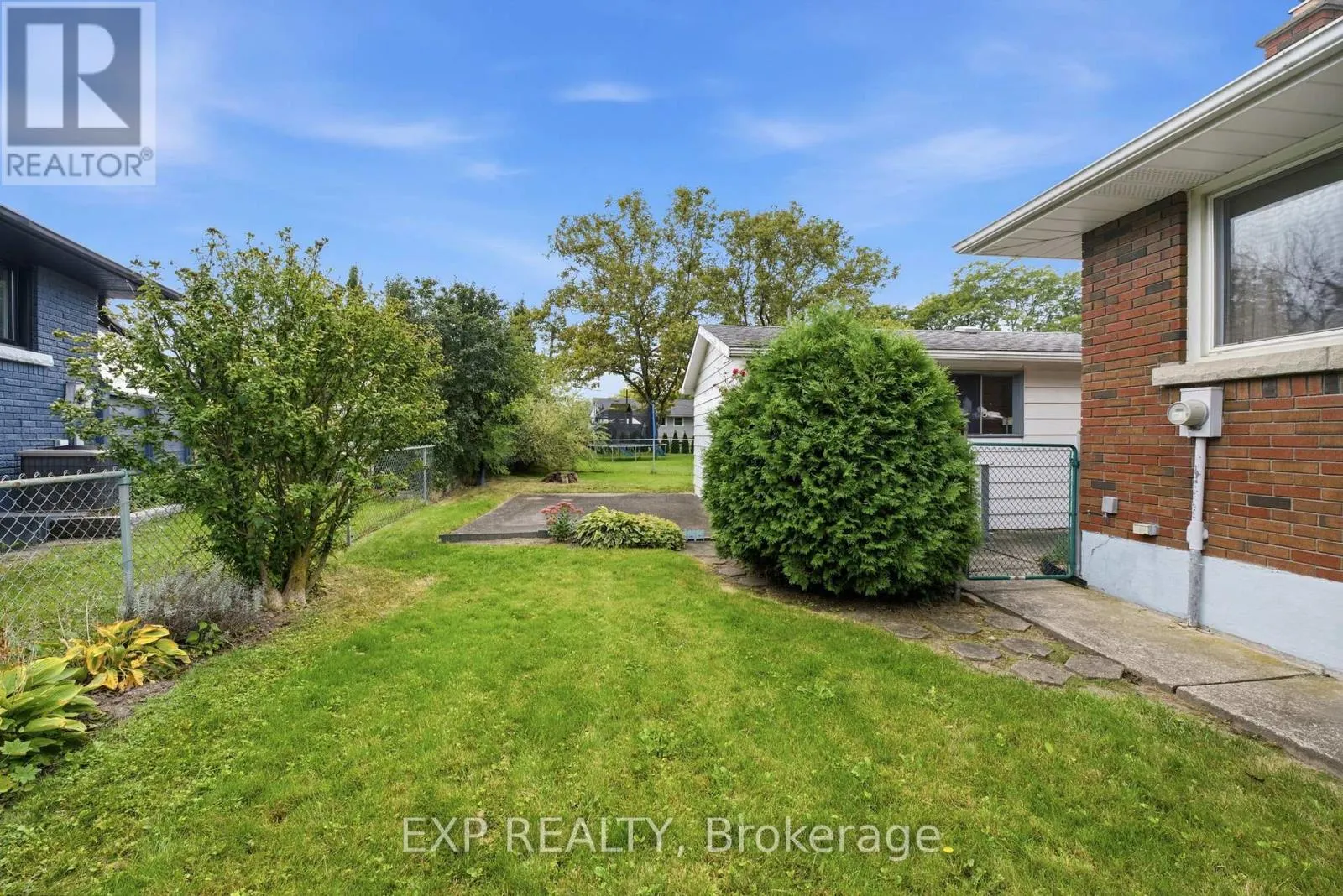 2 GLENGROVE CIRCLE