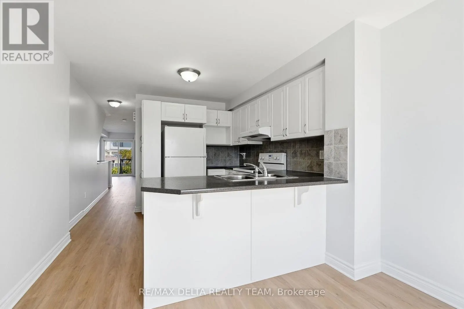121 - 2333 ESPRIT DRIVE