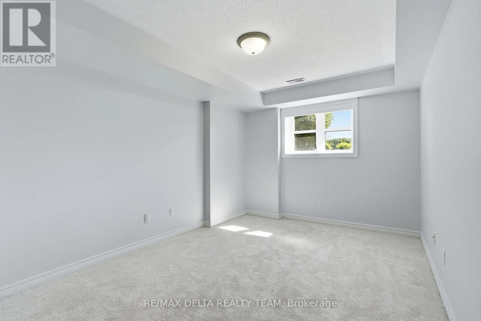 121 - 2333 ESPRIT DRIVE