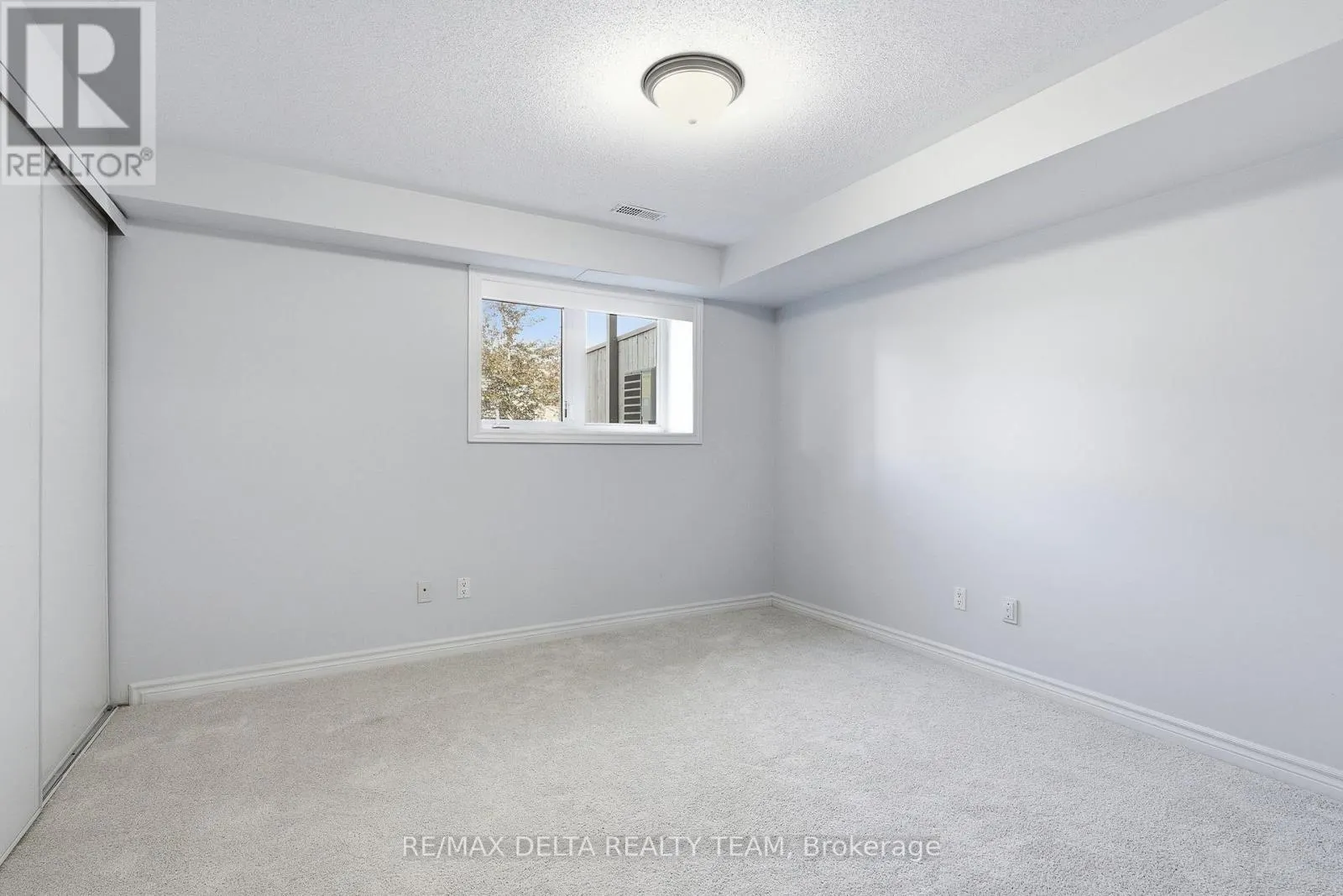 121 - 2333 ESPRIT DRIVE
