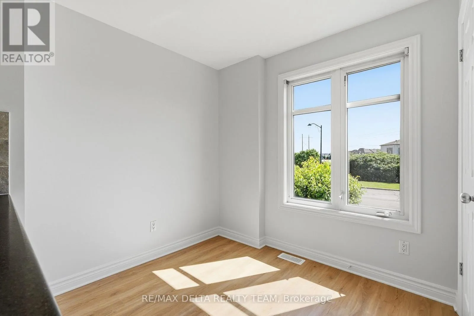 121 - 2333 ESPRIT DRIVE