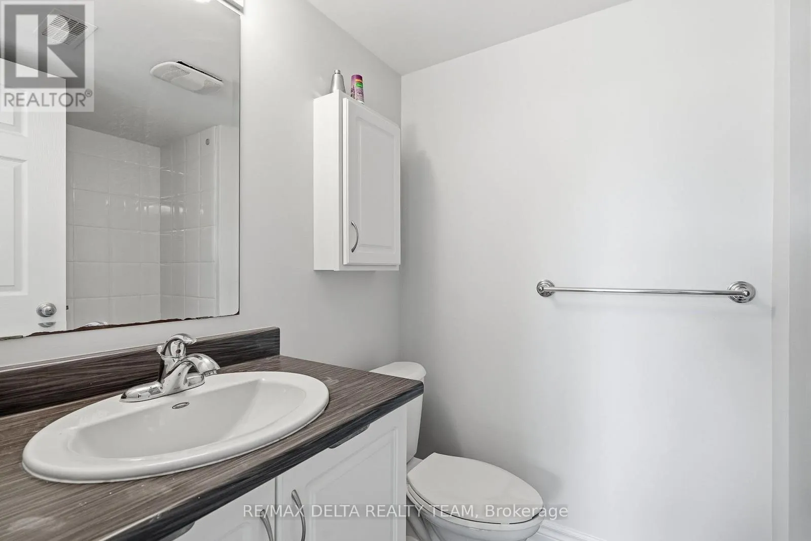 121 - 2333 ESPRIT DRIVE
