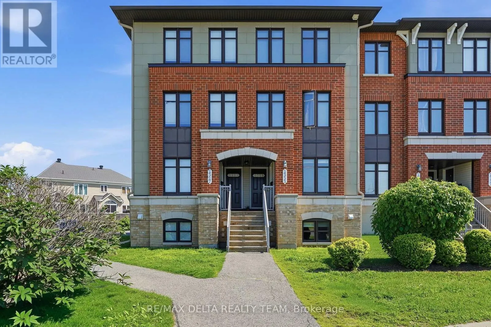 121 - 2333 ESPRIT DRIVE