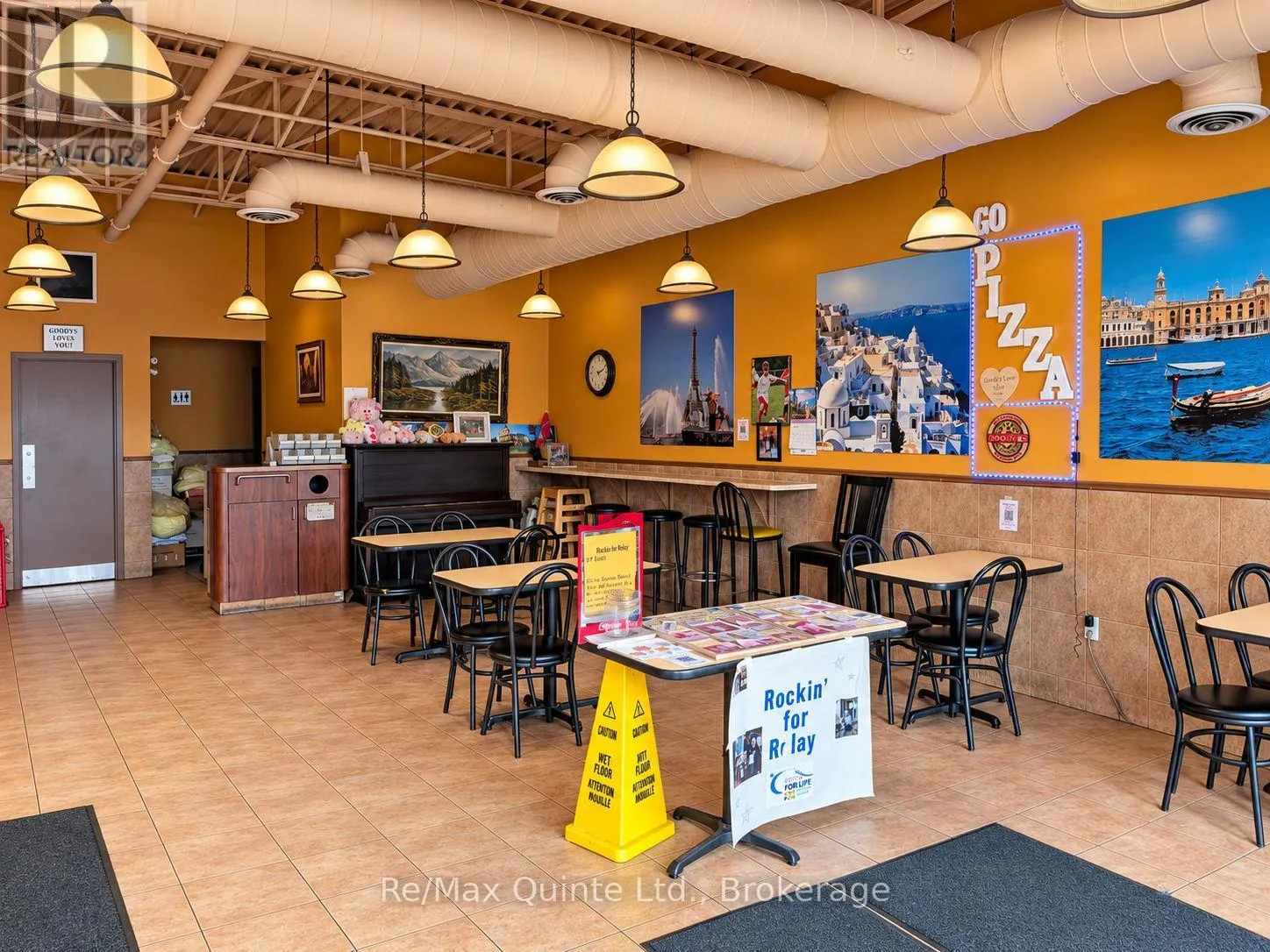 470 DUNDAS STREET E