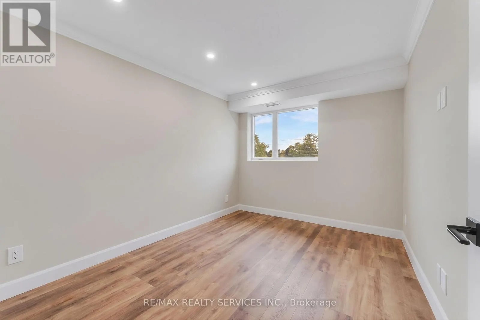 213 - 34 NORMAN STREET