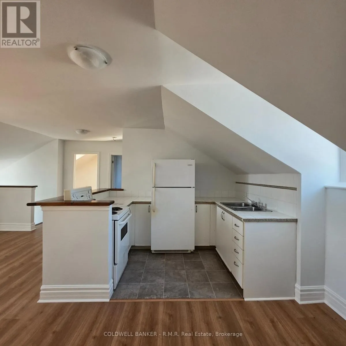 C - 87 ALBERT STREET #C