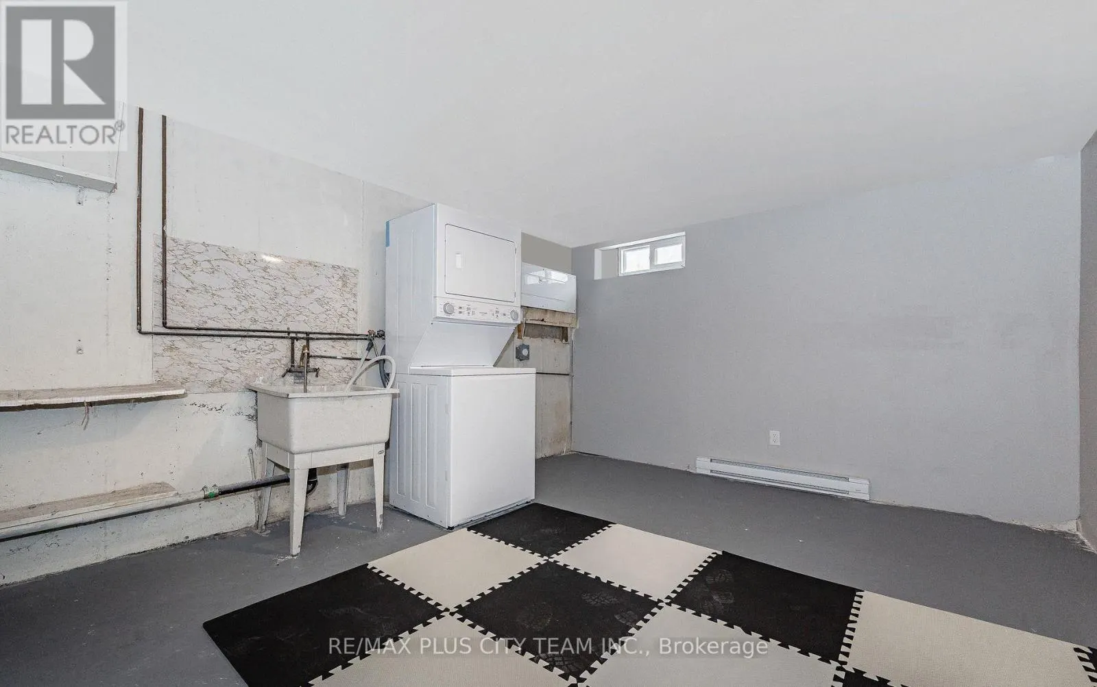 UNIT #3 - 133 POLLOCK AVENUE