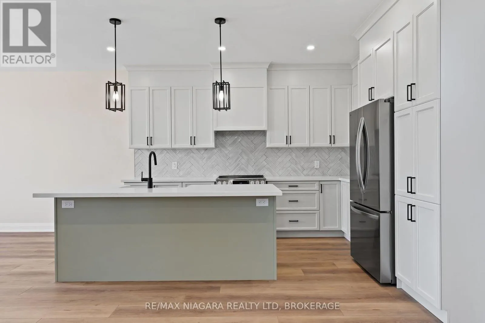63 SWAN AVENUE